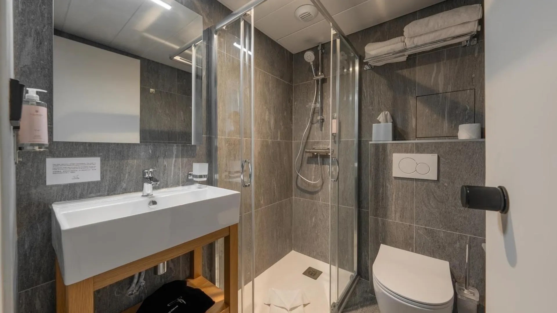Green Park Hotel Paris 3*,  France